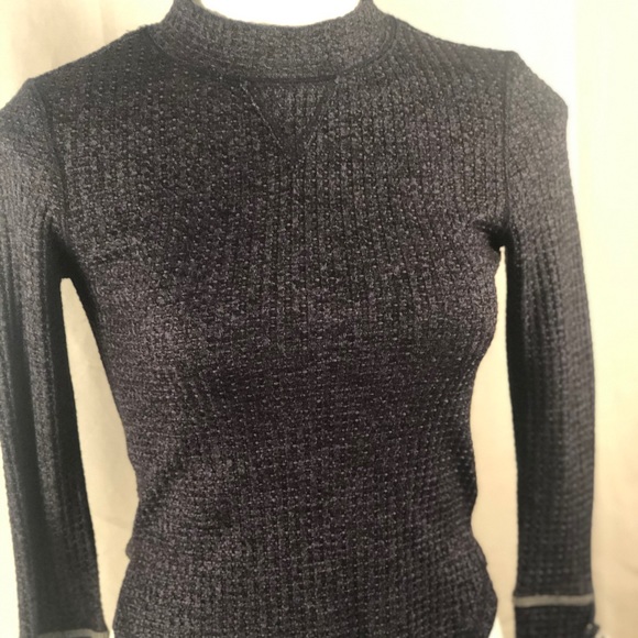 Free People Sweaters - FREE PEOPLE ribbed sweater with detailed sleeves